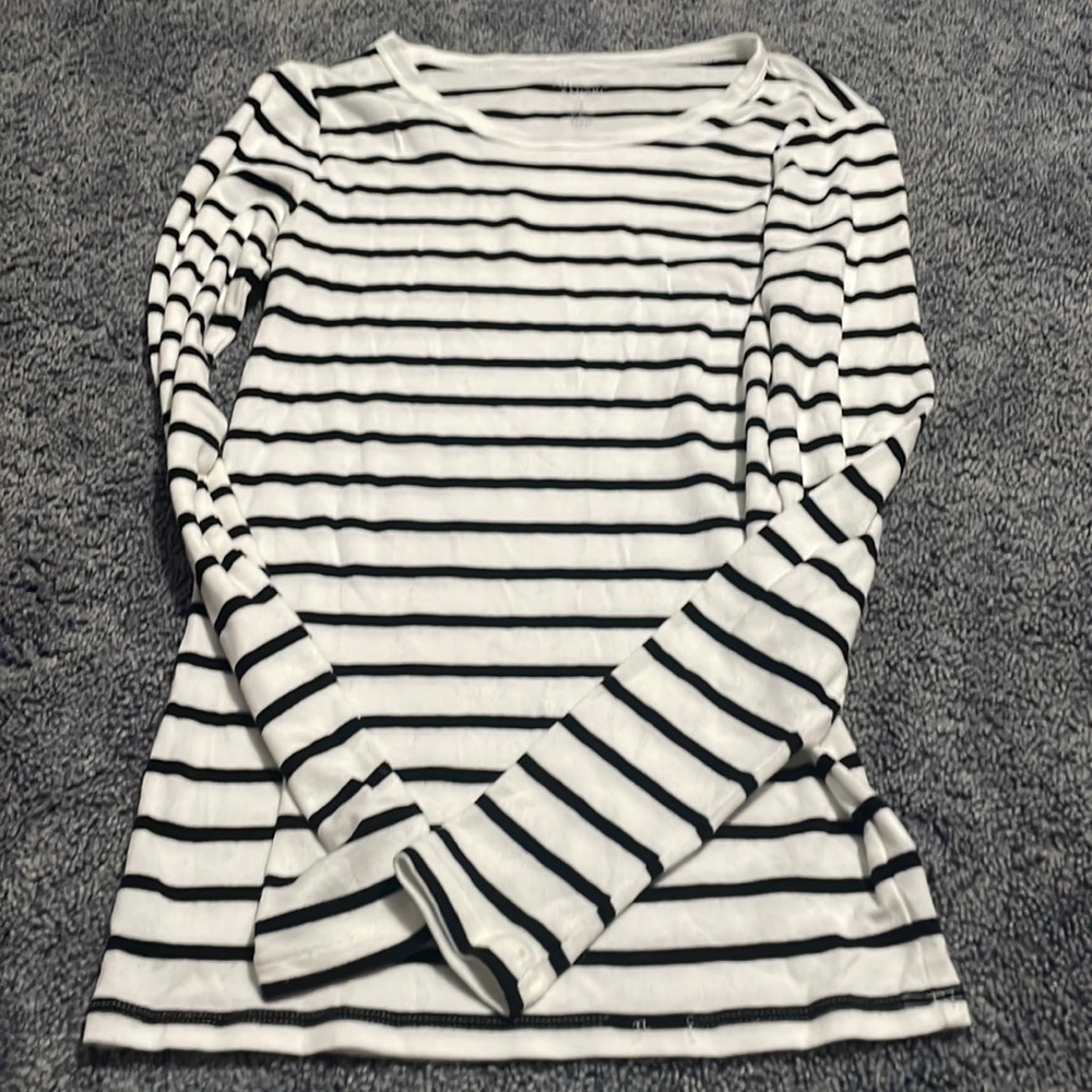 Gap black and white stripped long top
